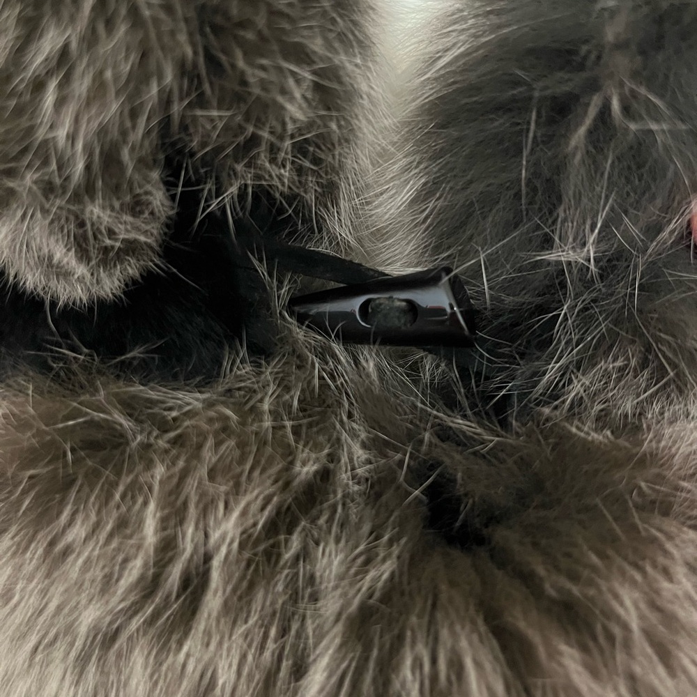 Chic Black Fur Jacket - image 7